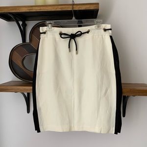CH Carolina Herrera linen pencil skirt